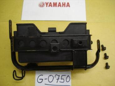 Yamaha TDM 850 3VD 4CN, Bj. 91-95, Batteriehalter mit Träger und Schrauben,
